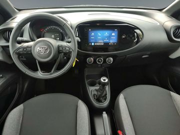 Car image 11