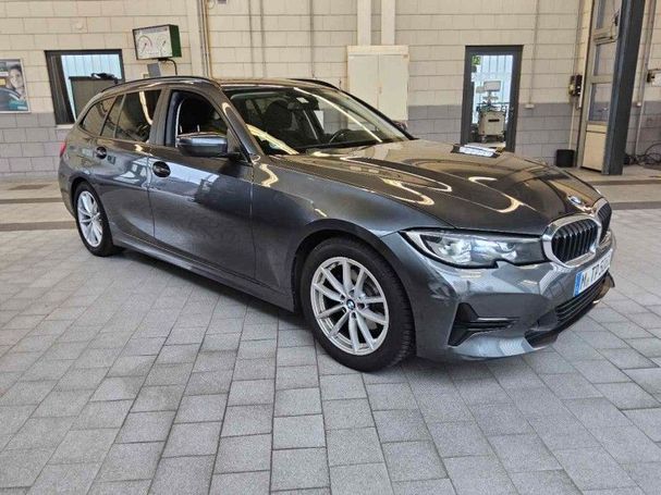 BMW 320d Touring M Sport 140 kW image number 2