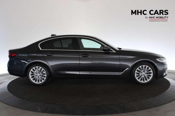 BMW 520i 135 kW image number 2