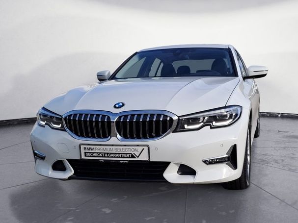 BMW 320i Luxury Line 135 kW image number 1