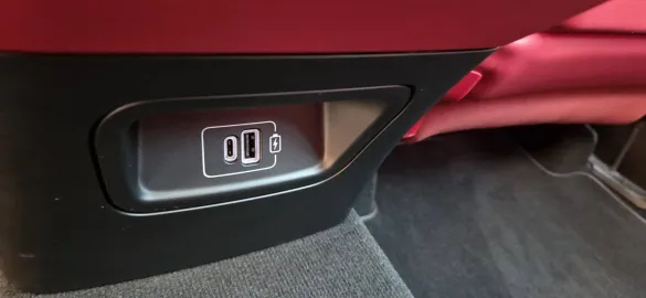 Car image 30
