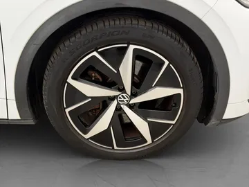 Car image 34