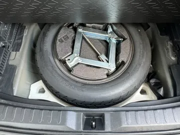 Car image 35