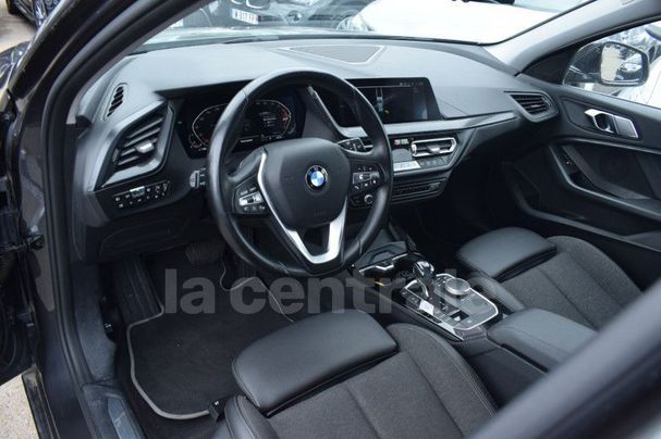 BMW 118i 100 kW image number 26