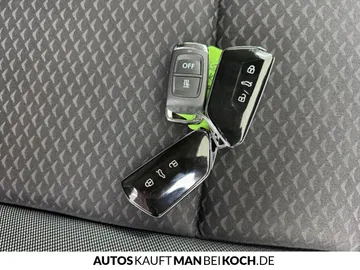 Car image 34