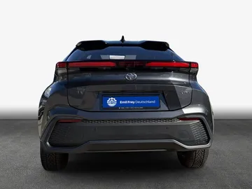 Car image 4