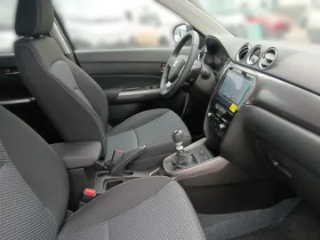 Car image 16