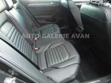Car image 28