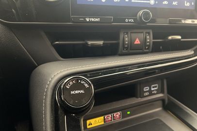 Car image 27