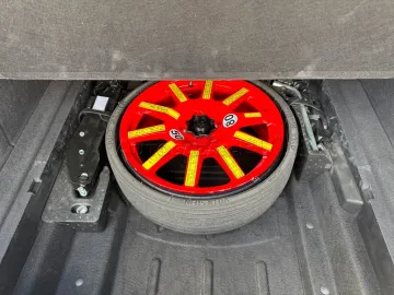 Car image 29