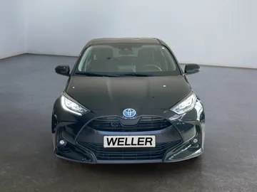 Car image 3