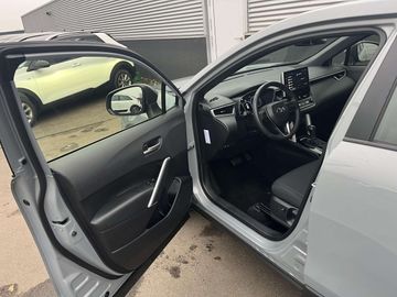 Car image 15