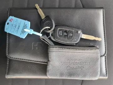Car image 32