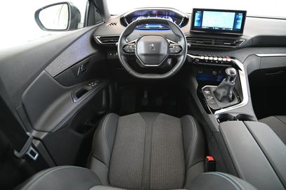 Car image 29