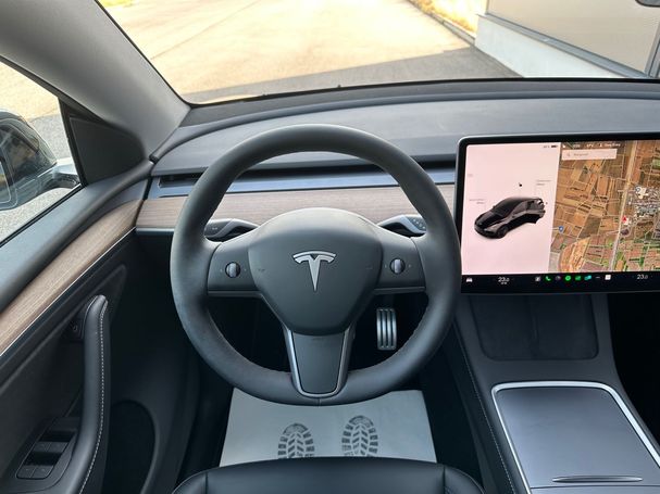 Tesla Model Y Performance AWD 394 kW image number 14