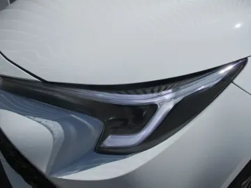 Car image 24