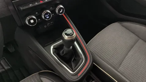 Car image 25