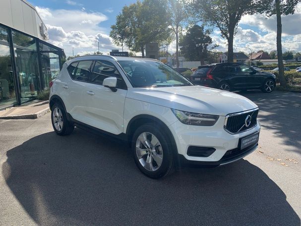 Volvo XC40 T2 Momentum 95 kW image number 2