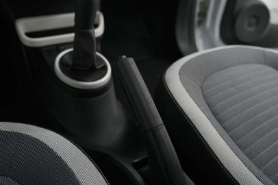 Car image 35