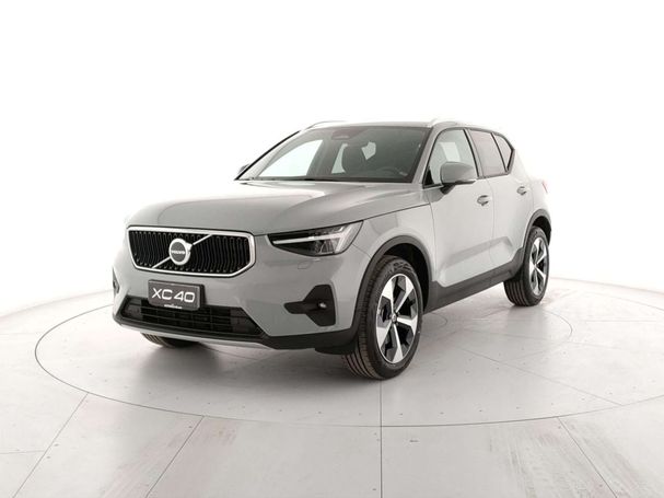 Volvo XC40 B3 Core 120 kW image number 1