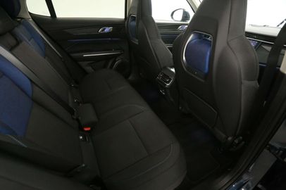 Car image 36