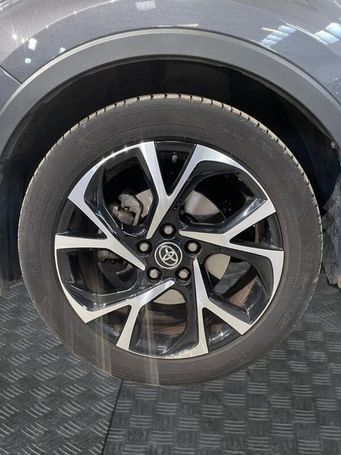 Toyota C-HR 2.0 Hybrid 135 kW image number 15