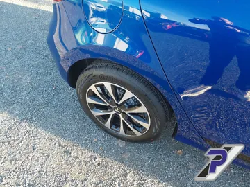Car image 27