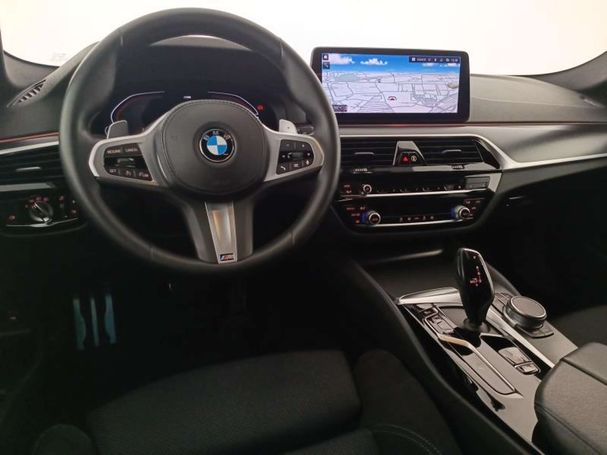 BMW 520d Touring 140 kW image number 6