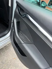 Car image 29