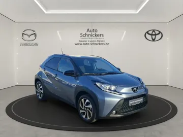 Car image 2