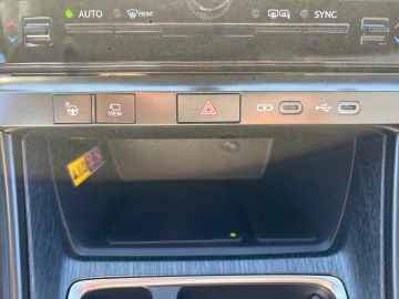Car image 28