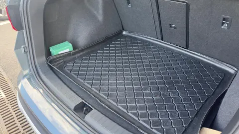 Car image 36