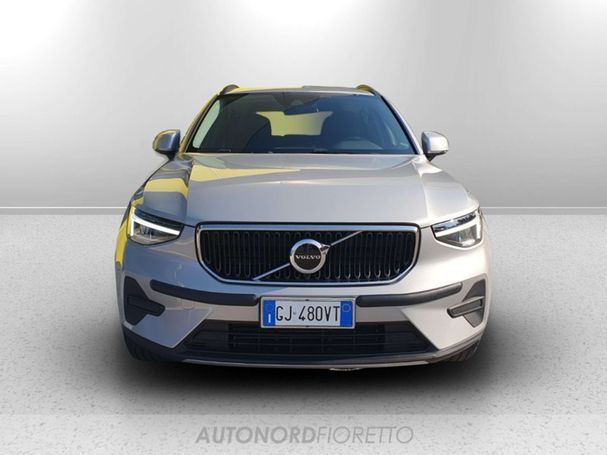 Volvo XC40 T2 Essential 95 kW image number 3