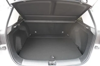 Car image 28