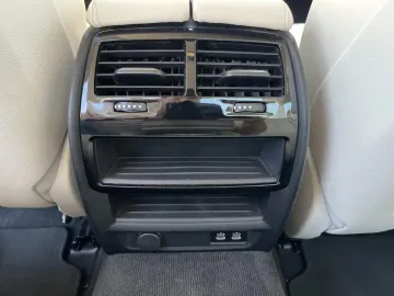 Car image 34