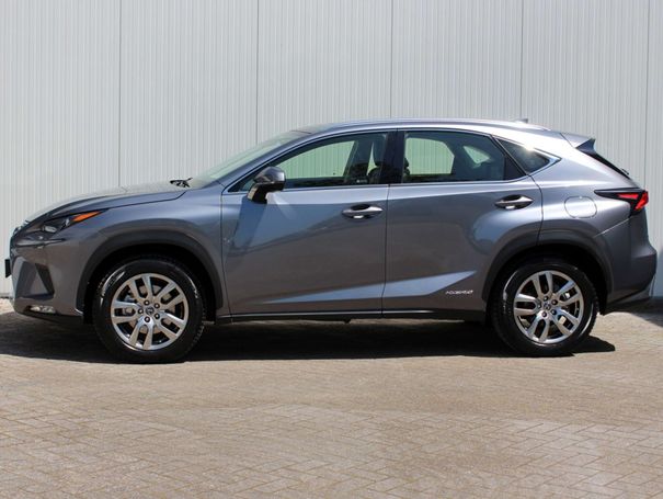 Lexus NX 300 h AWD 145 kW image number 4