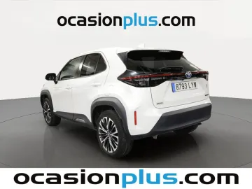 Car image 4