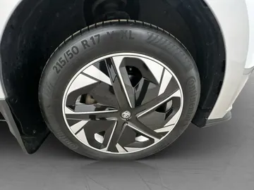 Car image 31