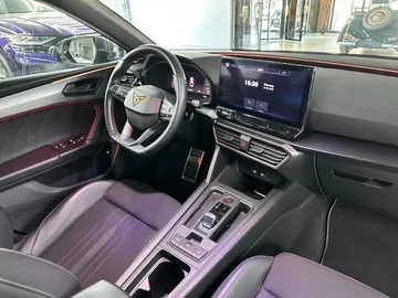 Car image 29
