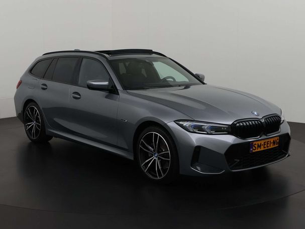 BMW 330e Touring xDrive 215 kW image number 30