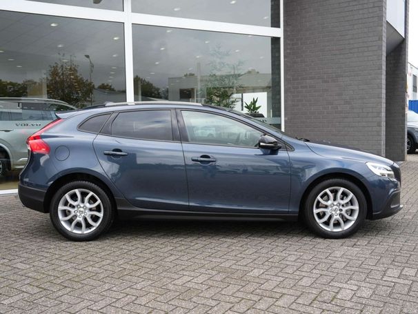 Volvo V40 Cross Country T3 113 kW image number 3