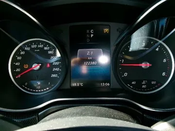 Car image 33