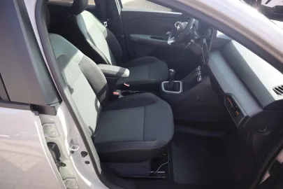 Car image 30