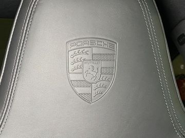 Car image 29