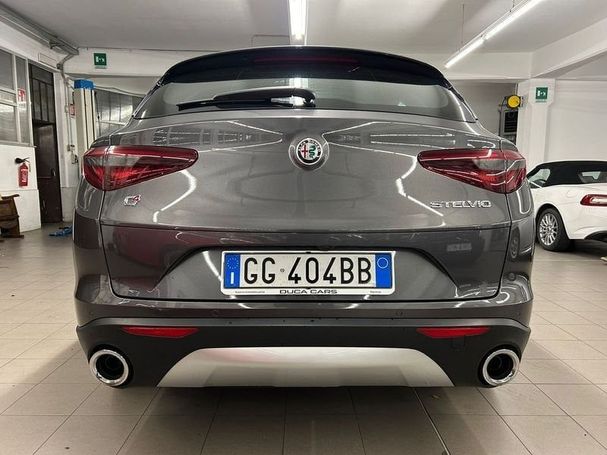 Alfa Romeo Stelvio 2.2 Diesel AT8 118 kW image number 3