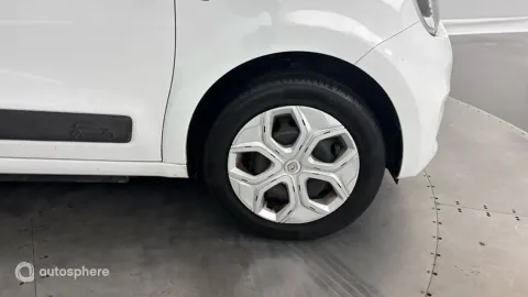 Car image 20