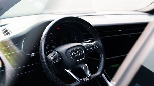 Audi Q8 50 TDI quattro 210 kW image number 13