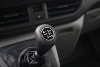 Car image 32