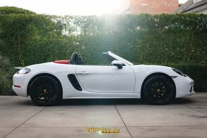 Car image 2