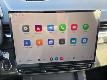Car image 18